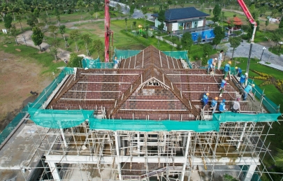 Cất nóc biệt thự Nét Huế tại phân khu cao cấp Laurel Villas